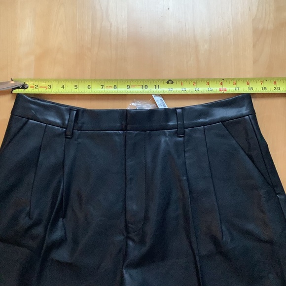NWT Madewell Easy Pleated Trouser Shorts Faux Leather 31 Black - Picture 9 of 10